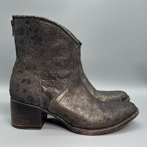 Freebird Peak Ankle Boots Western Block Heel Zip Black Gold Distressed Womens 10